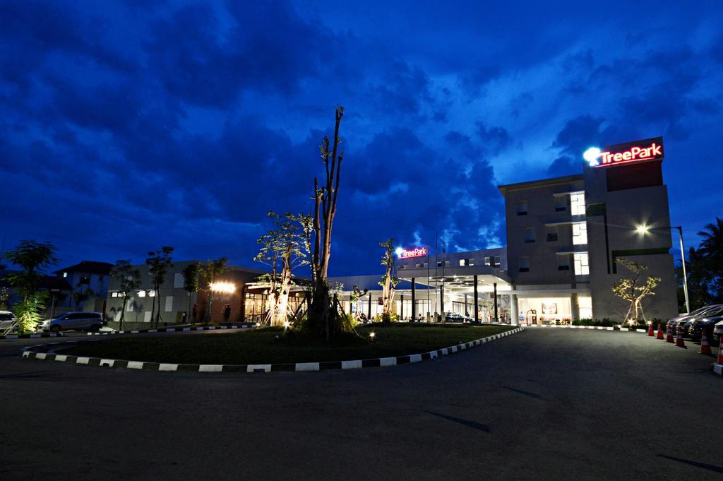 מלון Treepark Banjarmasin מראה חיצוני תמונה