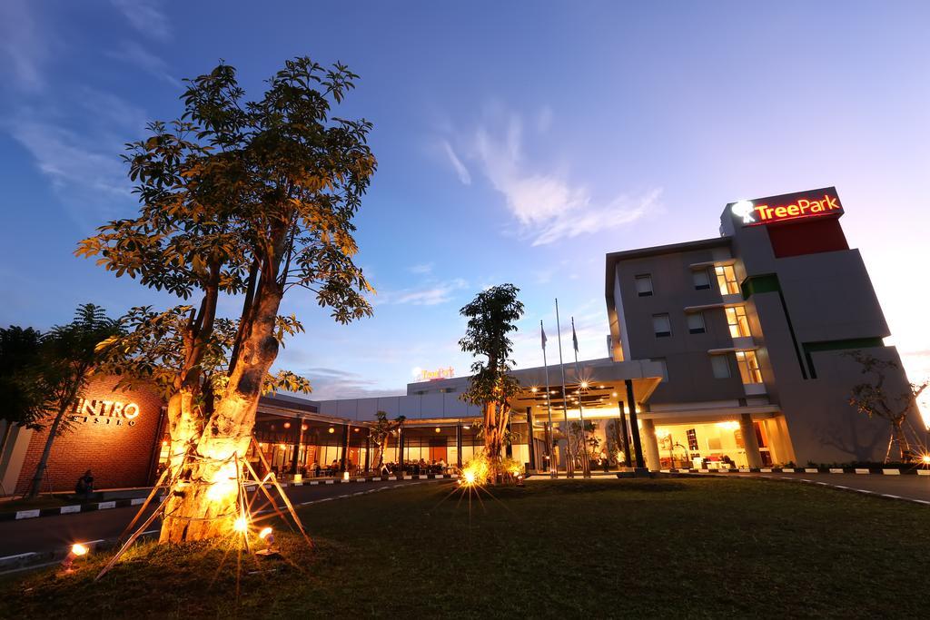 מלון Treepark Banjarmasin מראה חיצוני תמונה